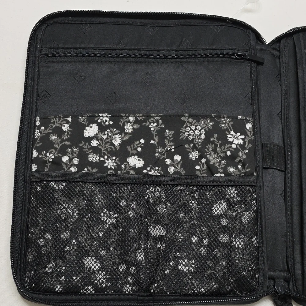Vera Bradley Black Bandana Medallion Padded Laptop / Tablet Sleeve